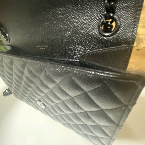 Saint Laurent Textured Mixed Matelasse (black) Triquilt Medium Monogram handbag - Picture 4 of 16